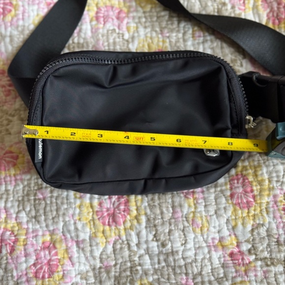 lululemon athletica Black belt bag 1L - Picture 5 of 5